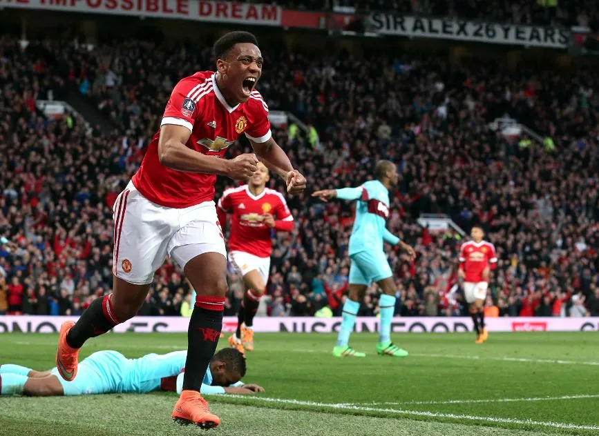 Martial entretient l&rsquo;espoir de United