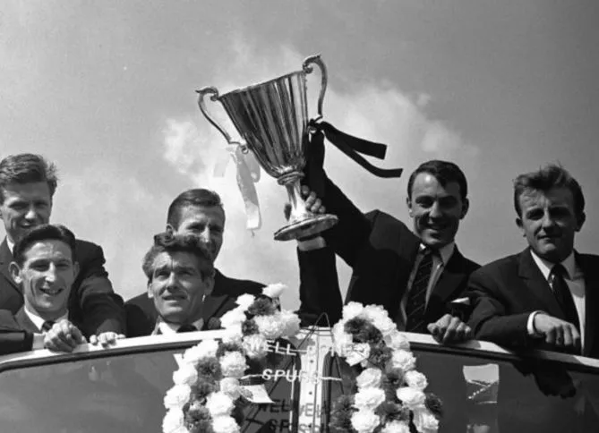 1961, Tottenham entre dans l&rsquo;histoire et y reste&#8230;