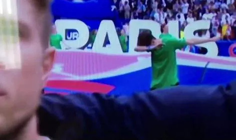 Le dab pendant l&rsquo;hymne nord-irlandais