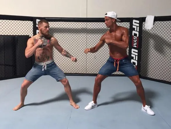 Cristiano Ronaldo rend visite à Conor McGregor