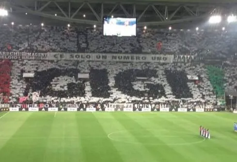 Le tifo en hommage à Buffon