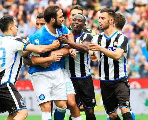 Naples craque, la Juve regarde le titre dans les yeux