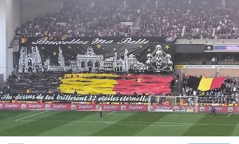 Le tifo hommage des supporters d’Anderlecht