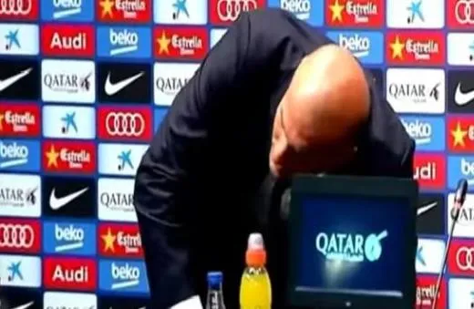 Zidane colle son chewing-gum au Camp Nou