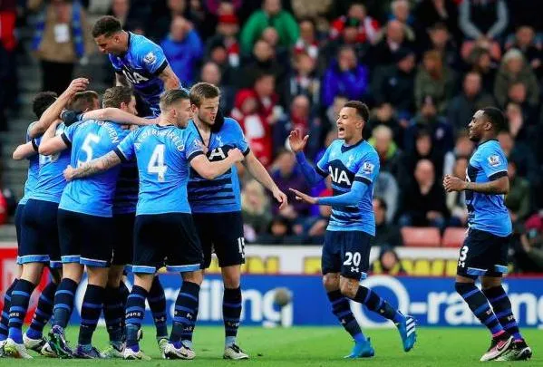 Tottenham se rapproche, City enterre Chelsea