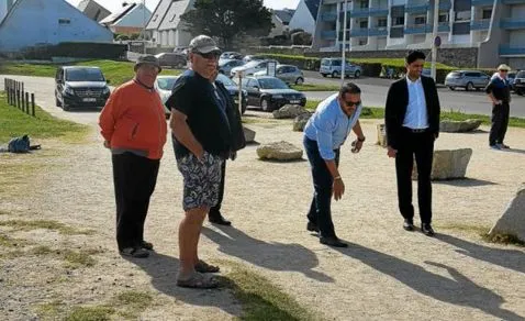 Nasser Al-Khelaïfi se met à la pétanque