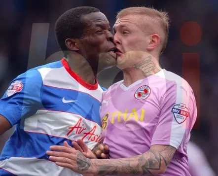 Quand deux joueurs de QPR et Reading s’embrassent