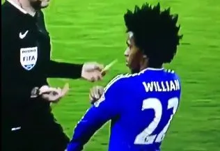 Willian nargue les joueurs de Tottenham