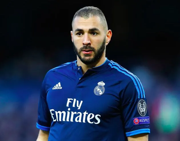 Benzema coupe court à la rumeur Manchester United