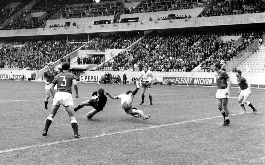 Parc des Princes : 1972, première séance