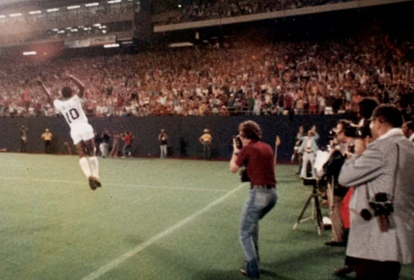 Le jour où Mohamed Ali a adoubé Pelé devant l&rsquo;histoire