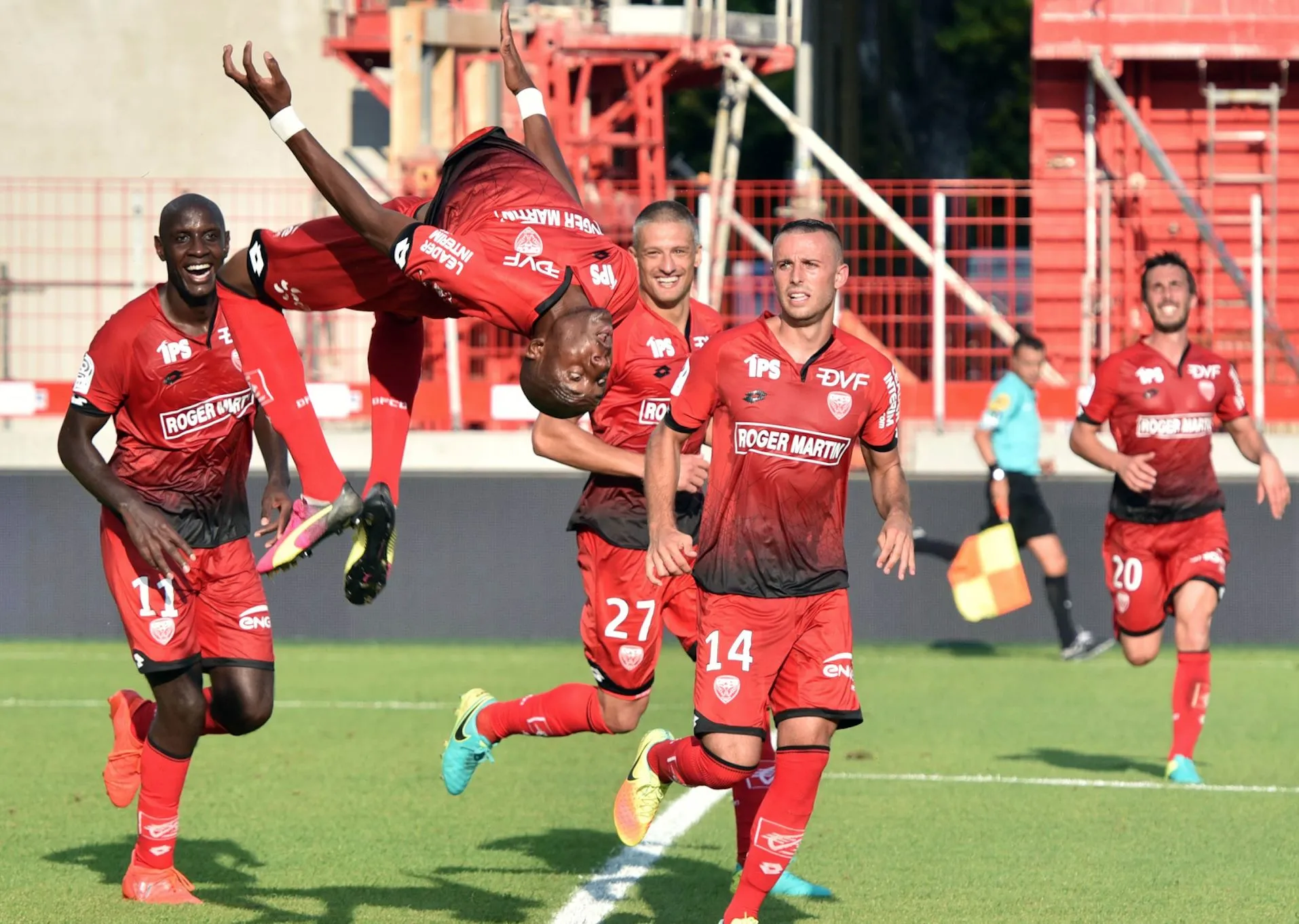 Dijon bouffe du Lyon, Monaco se tape le PSG