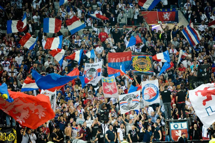 C’est quoi ce bordel entre l’OL et ses supporters sur Twitter ?