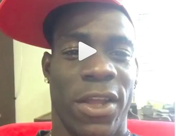 Balotelli déclare son amour à Cardinale à sa manière