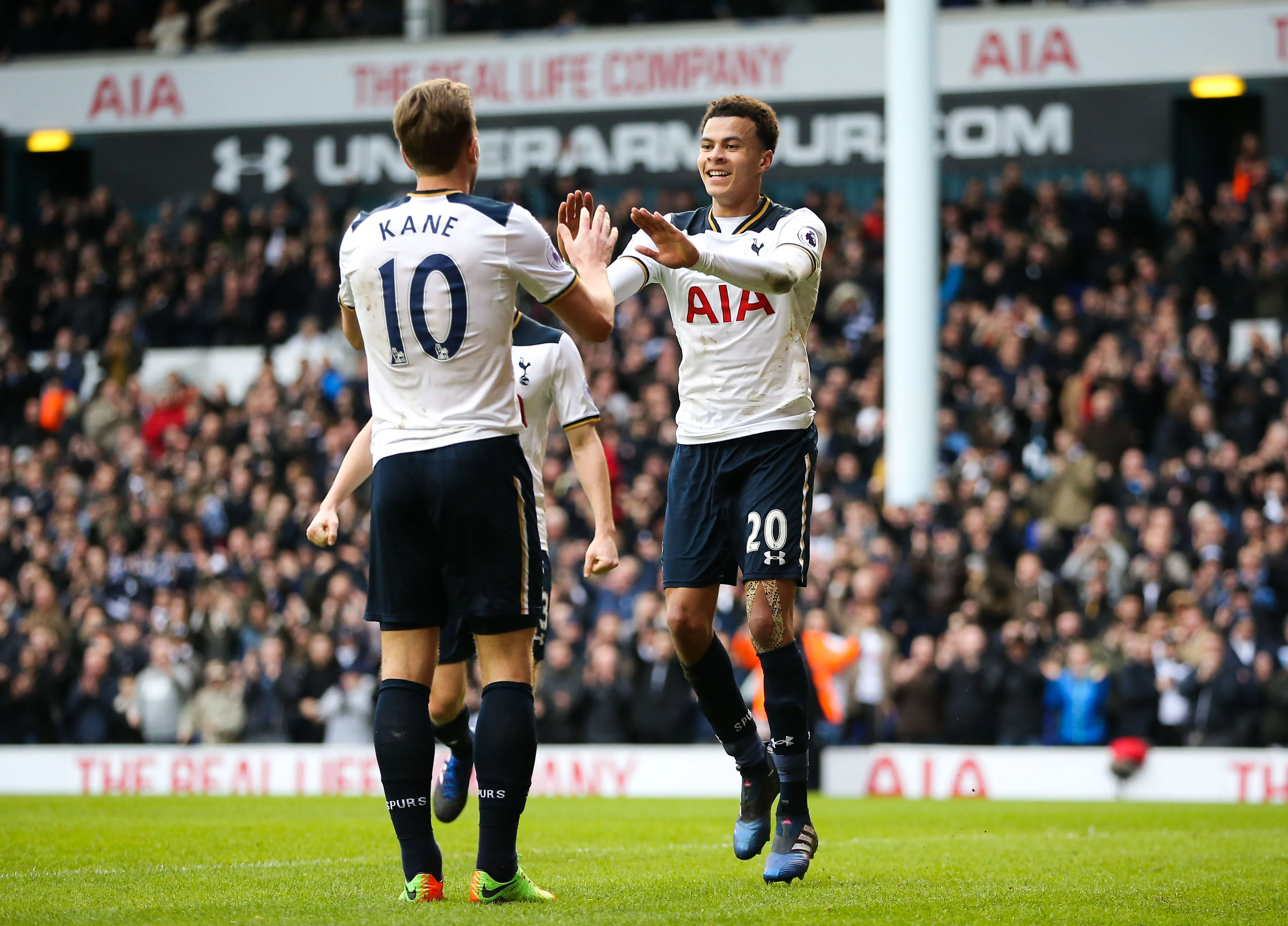 Kane fait danser Everton