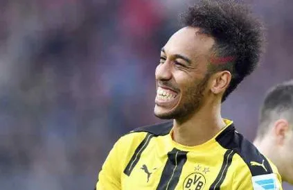 Aubameyang et la virgule qui ne passe pas