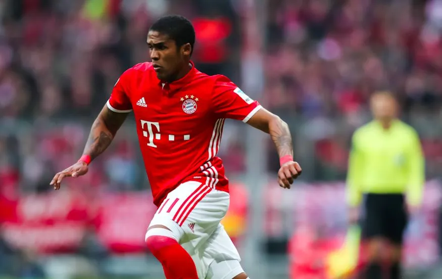 Les bris de Douglas Costa