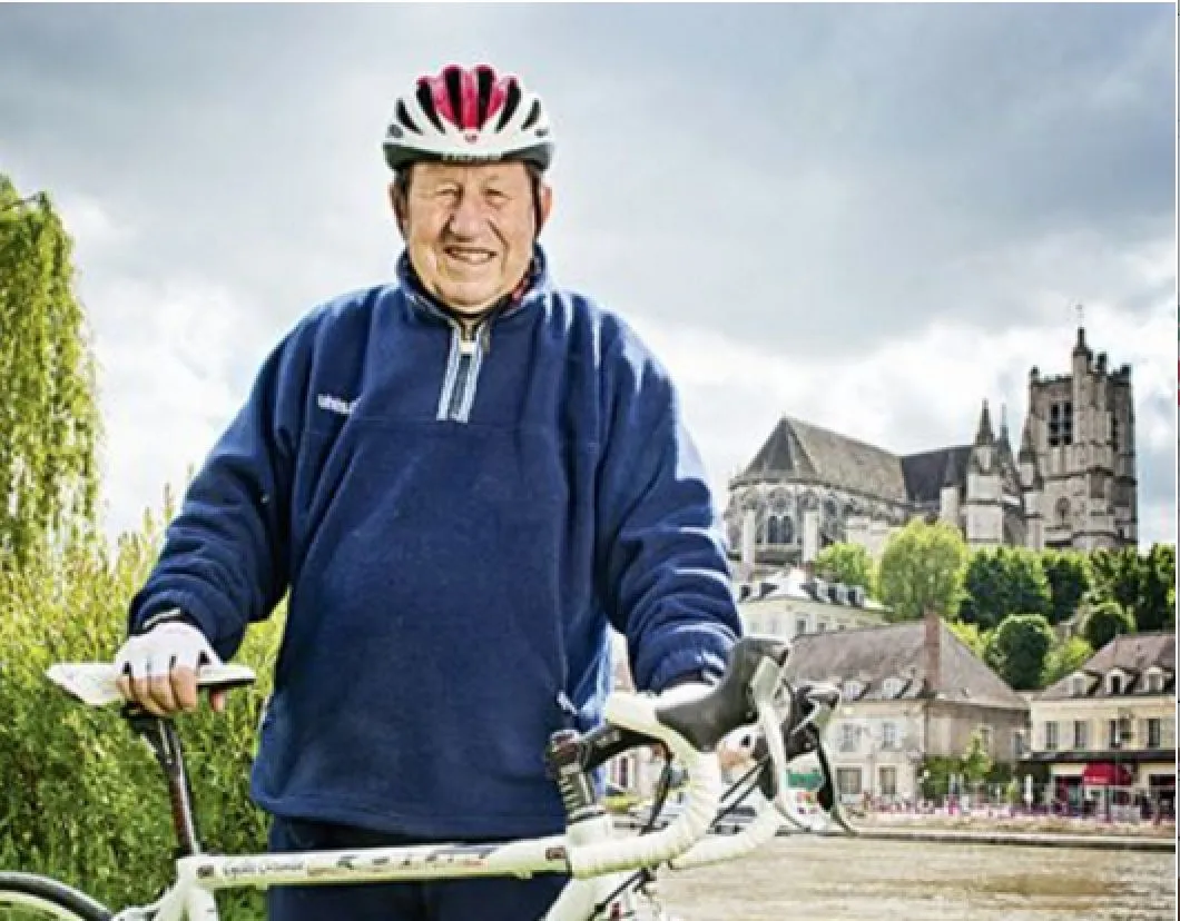 Guy Roux : «<span style="font-size:50%">&nbsp;</span>Si j’avais eu un vélo de course à 15 ans, je n’aurais pas fait de foot !<span style="font-size:50%">&nbsp;</span>»