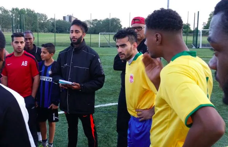 À 21 ans, il est le plus jeune coach de l&rsquo;histoire de la FA Cup