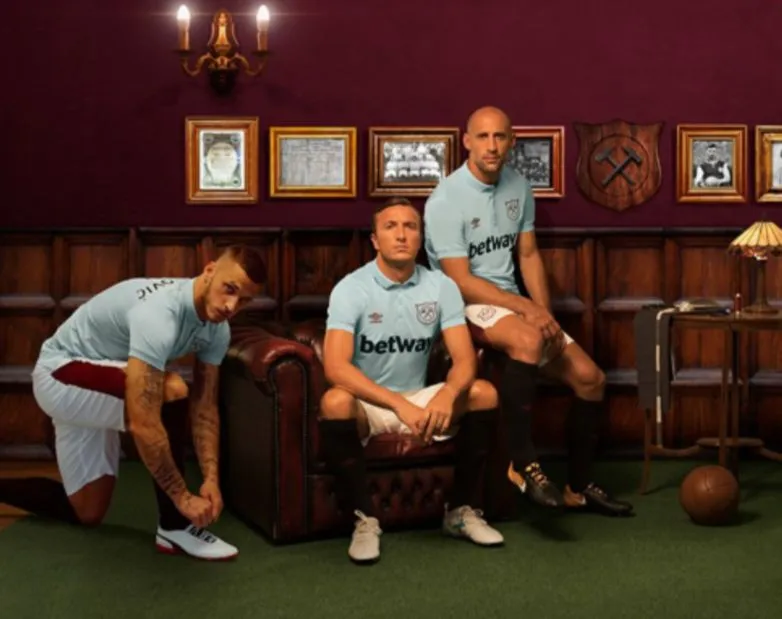 Un troisième maillot rétro pour les Hammers