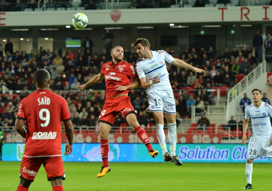 Nantes grimpe sur le podium, Caen s&rsquo;en approche