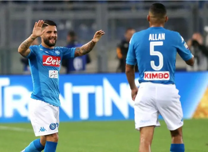 Insigne enterre la Roma