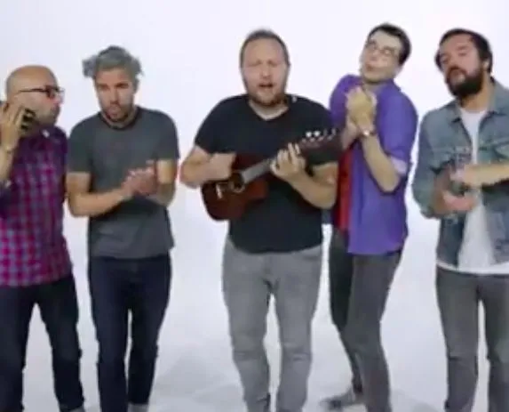 Vidéo : La chanson d&rsquo;Oldelaf pour encourager les Bleus (via Facebook SO FOOT)