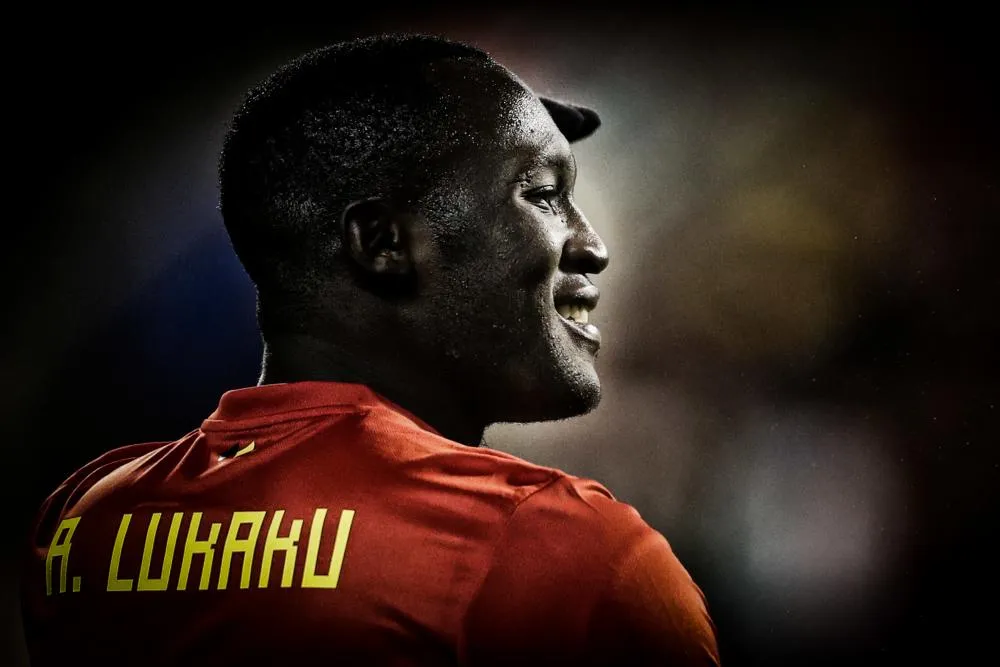 Romelu Lukaku, les yeux rouges