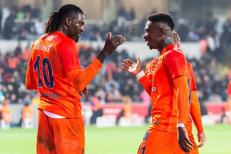 Adebayor fait valser Gomis