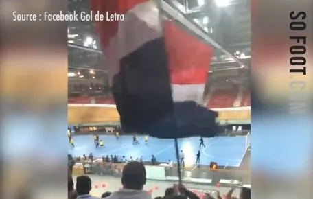 Vidéo : Les ultras du PSG mettent l&rsquo;ambiance au Vélodrome (via Facebook SO FOOT)