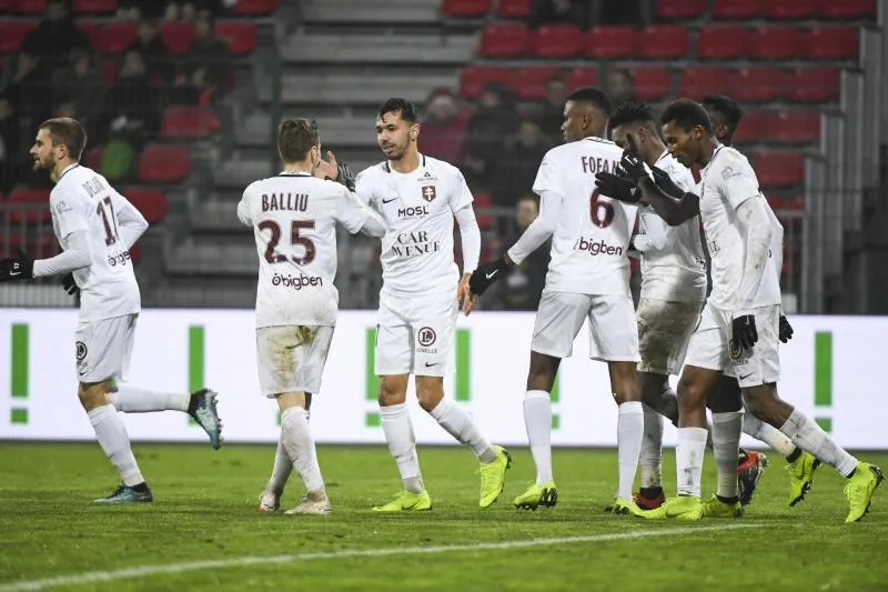 Metz confirme, le Paris FC monte sur le podium