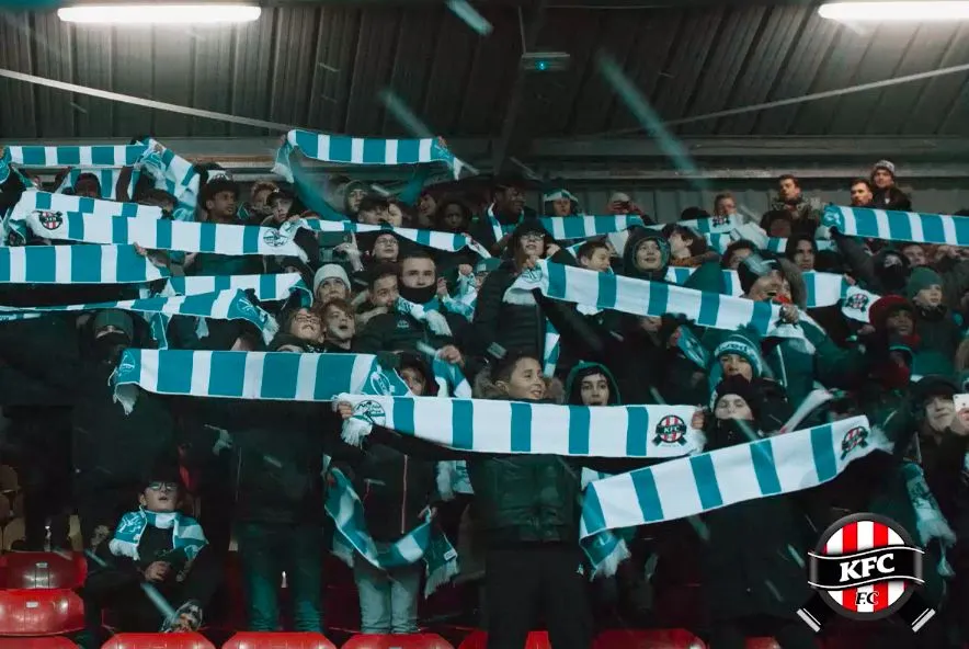 Quand les supporters de Saint-Pryvé Saint Hilaire mettent le boxon sous la neige