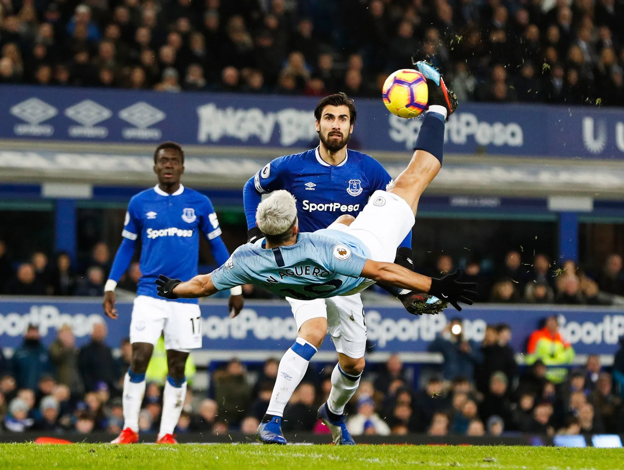 À Manchester City, Sergio Agüero écrase la concurrence