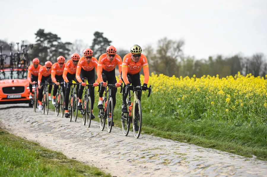 Pourquoi le football est-il meilleur que Paris-Roubaix ?