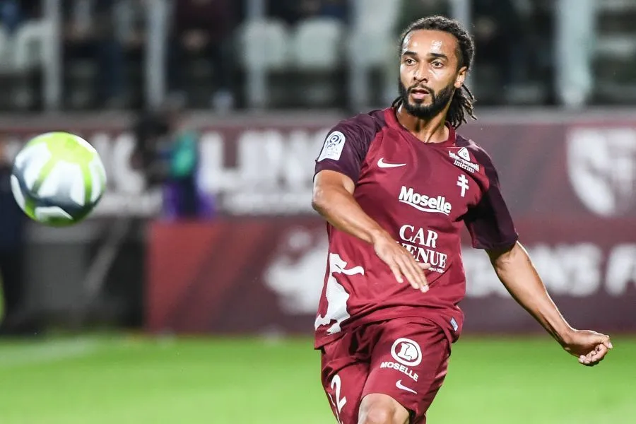 Assou-Ekotto, l&rsquo;hypocrisie dans le foot et Villas-Boas