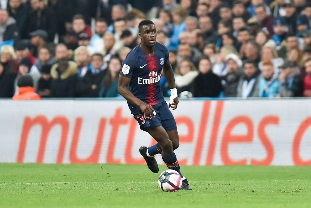 10 domaines dans lesquels Stanley Nsoki est meilleur que Presnel Kimpembe