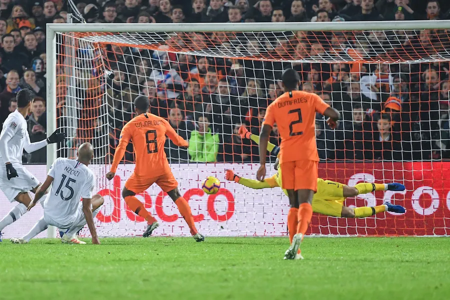 À Rotterdam, les Bleus retombent sur Terre