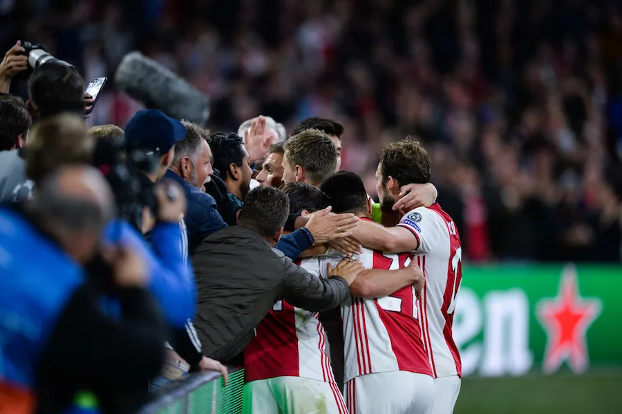 L&rsquo;Ajax dresse les Dogues