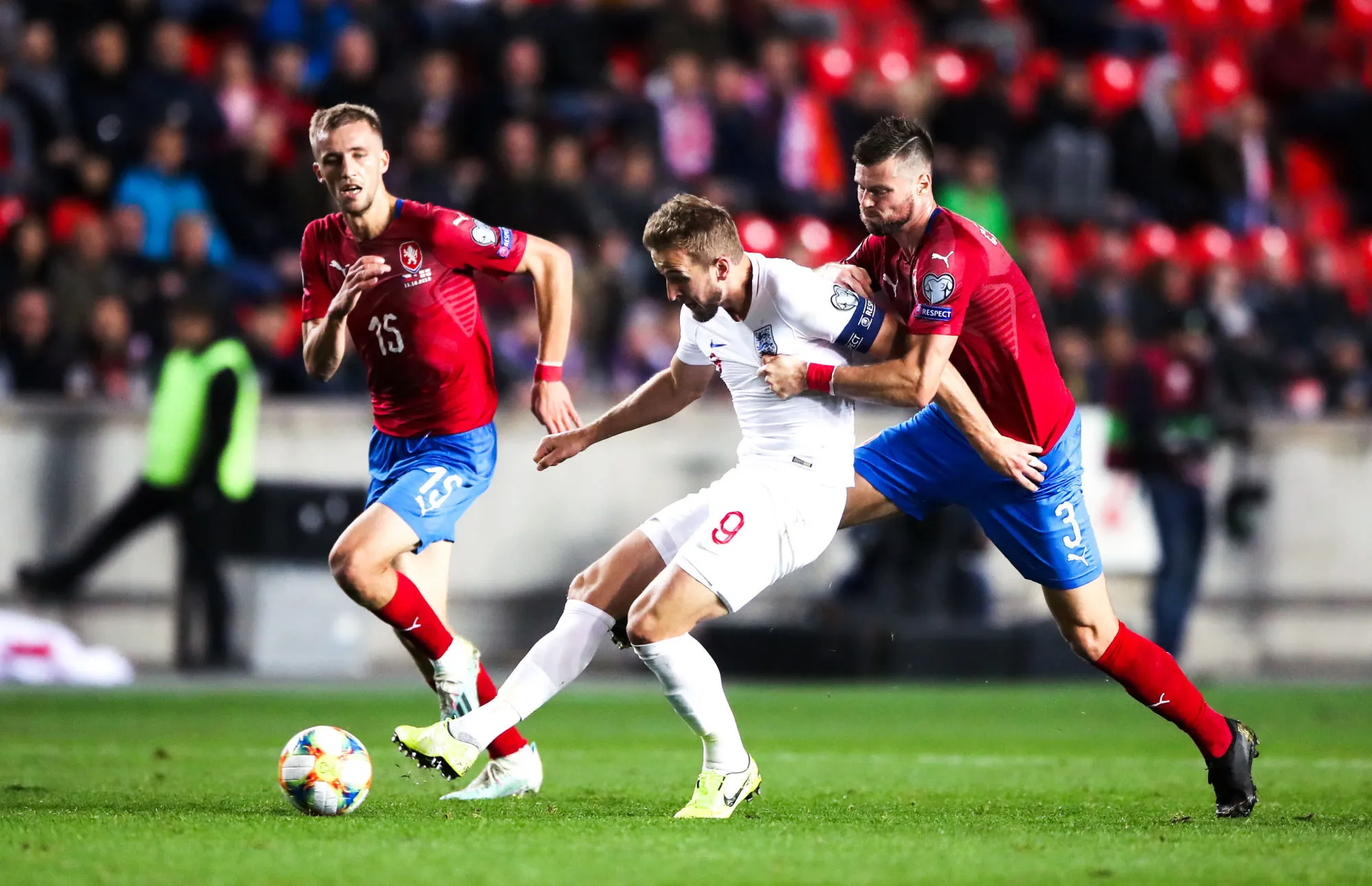 La Tchéquie surprend l&rsquo;Angleterre, le Portugal fait le job contre le Luxembourg