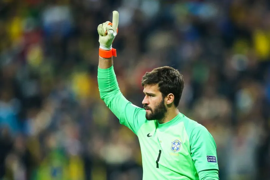 Alisson Becker devient le premier lauréat du trophée Lev Yachine