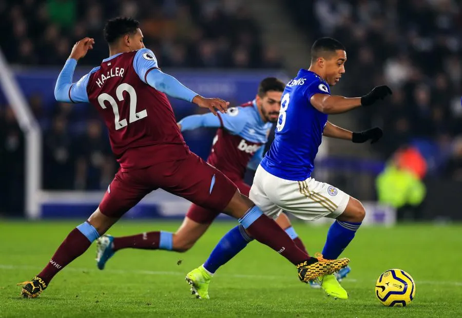 Leicester dépèce West Ham, Tottenham se sort du piège Norwich