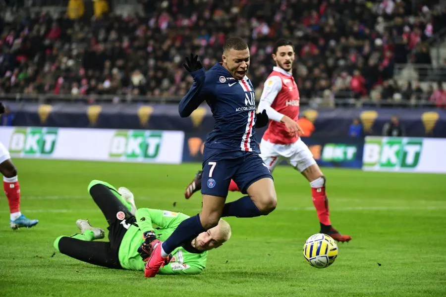 Paris rejoint Lyon sans forcer