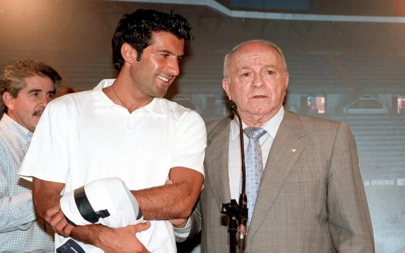 Il y a vingt ans, Figo passait du Barça au Real