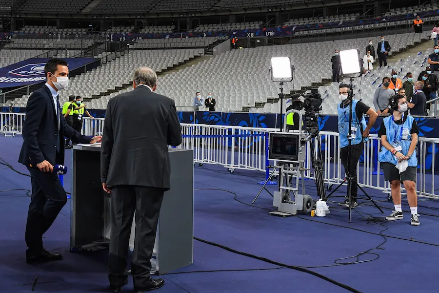 Dis papa, où est-ce qu&rsquo;on regarde le foot à la TV ce soir ?