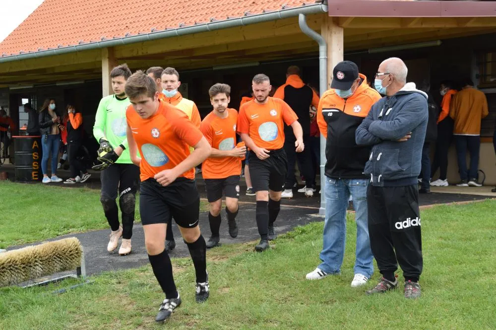 On a assisté au retour de la Coupe de France à Surques-Escoeuilles