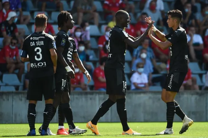 Rennes punit Nîmes, Lens reste sur son nuage