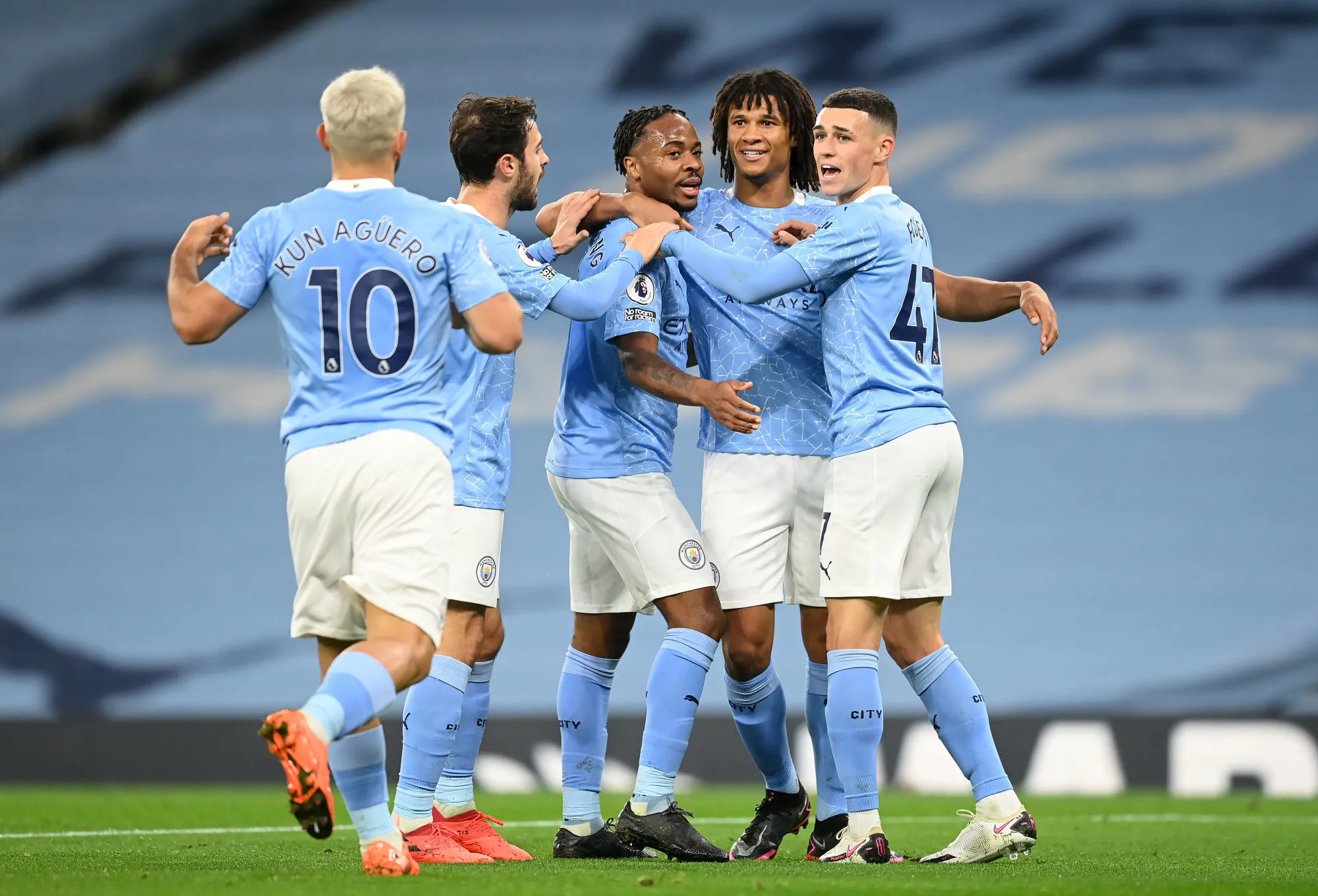 Manchester City bat Arsenal dans la douceur grâce à Raheem Sterling