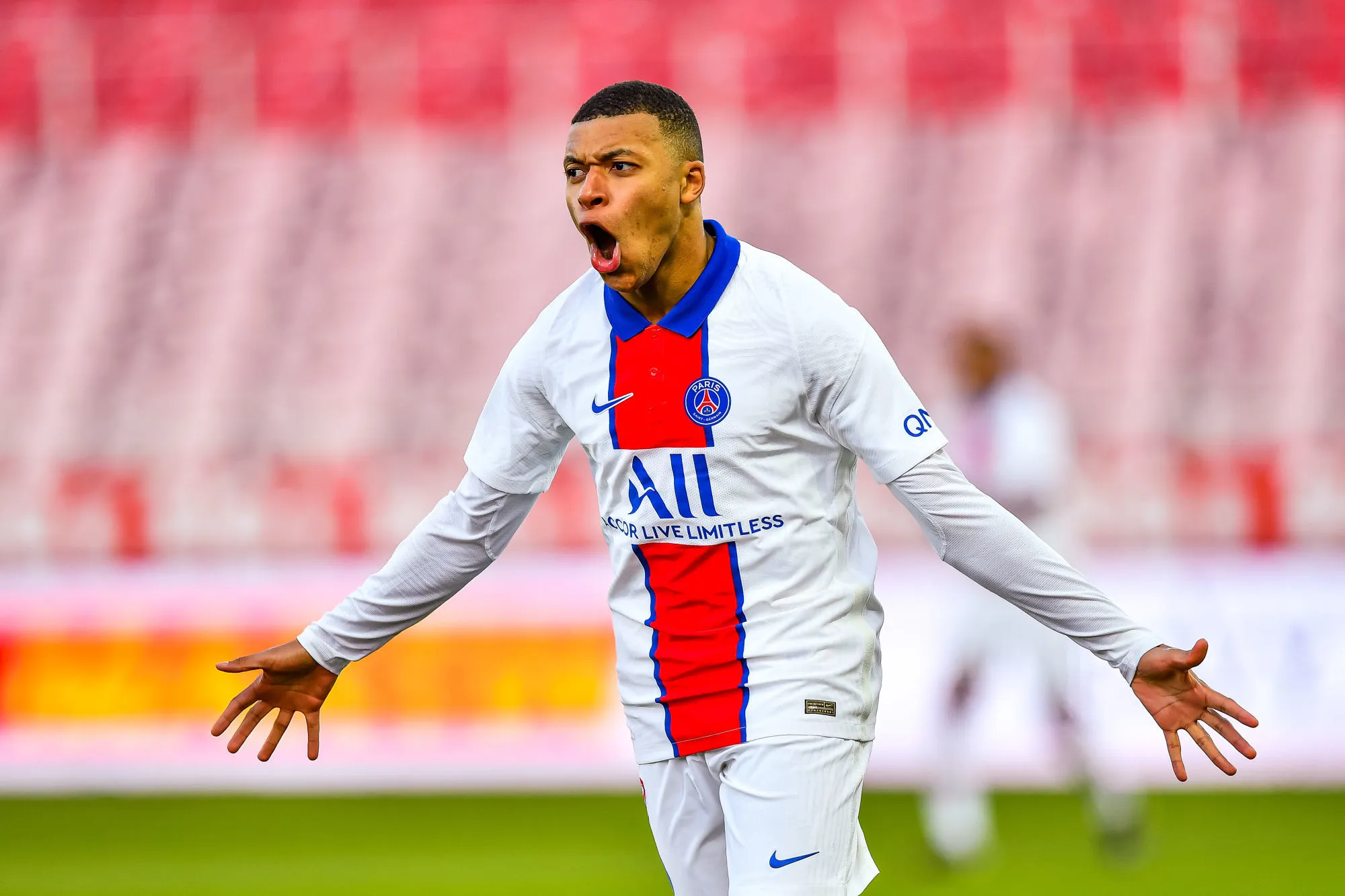 Au petit trot, le Paris Saint-Germain de Mbappé corrige Dijon