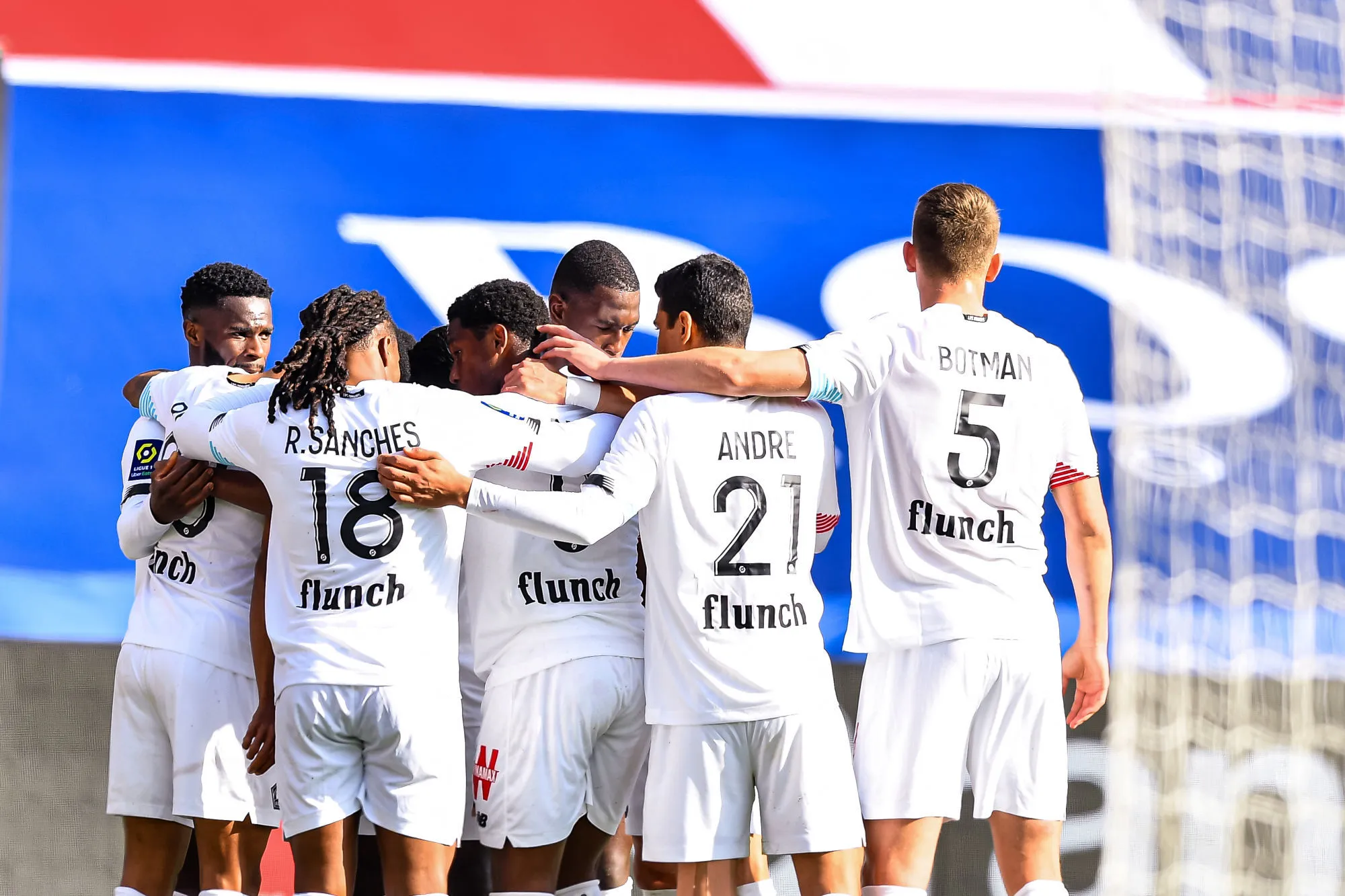 Lille s&rsquo;offre le PSG et prend l&rsquo;avantage dans la course au titre