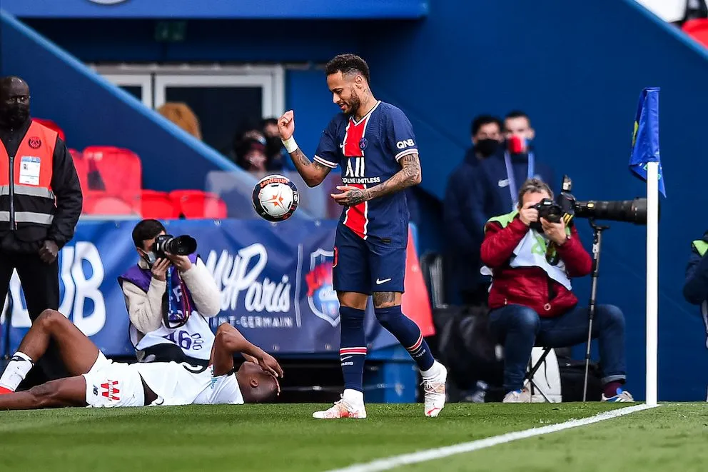 Le Paris Saint-Germain, tout petit en Ligue 1 contre Lille